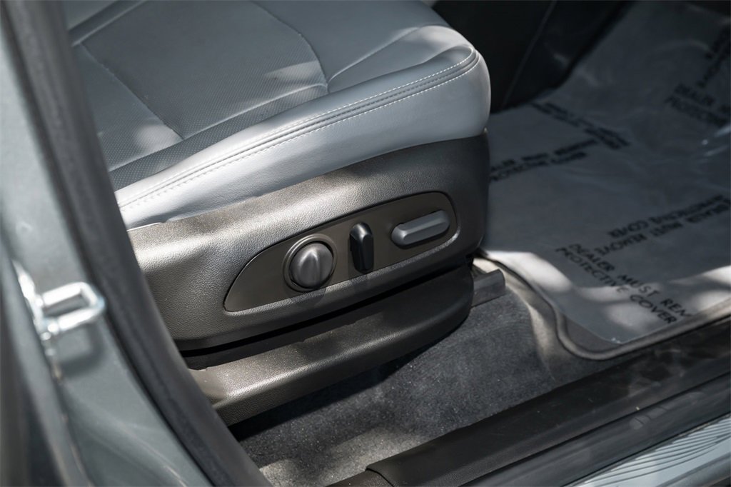 Used 2024 Buick Enclave Essence w/ Sport Touring Edition image 43