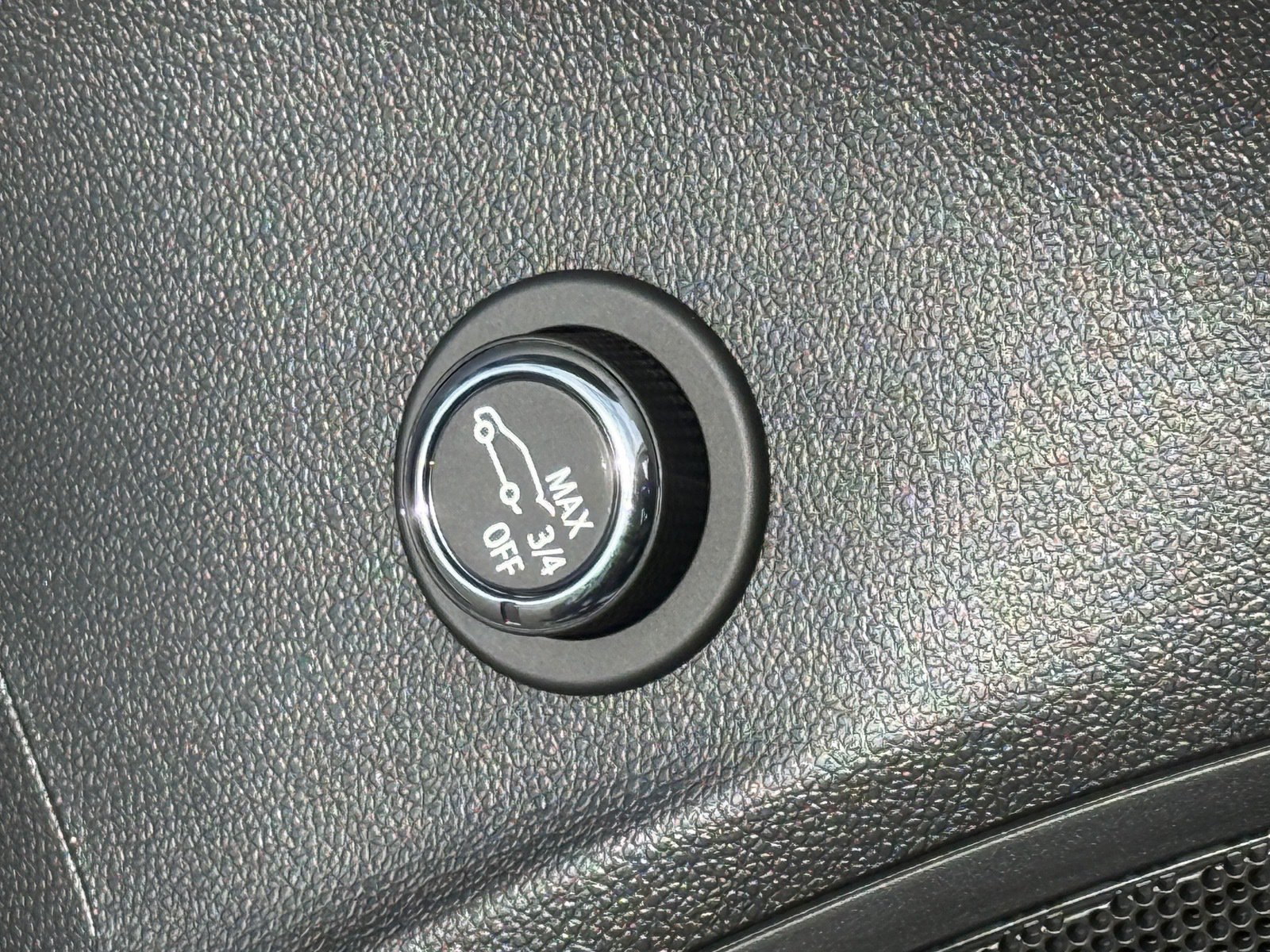 Used 2025 Buick Envision Avenir AWD/4WD image 23
