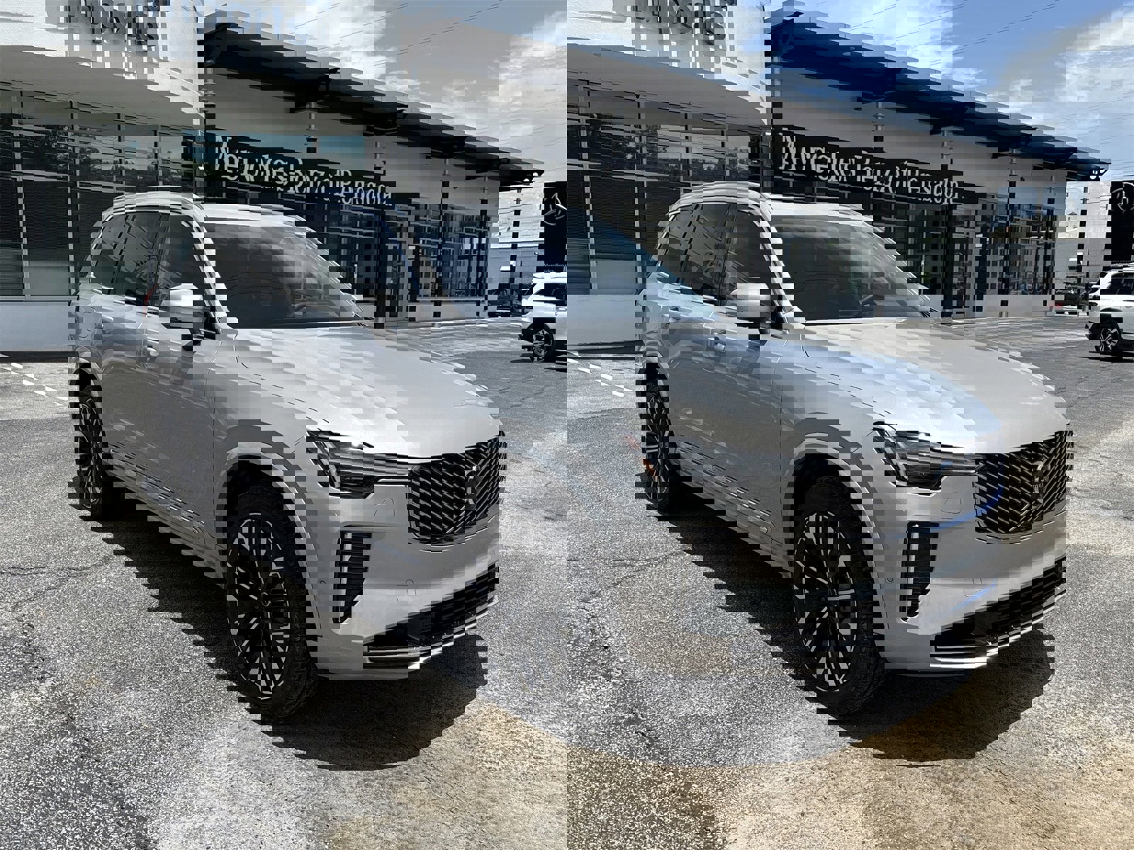 New 2025 Volvo XC90 T8 Plus w/ Protection Package Premier image 7