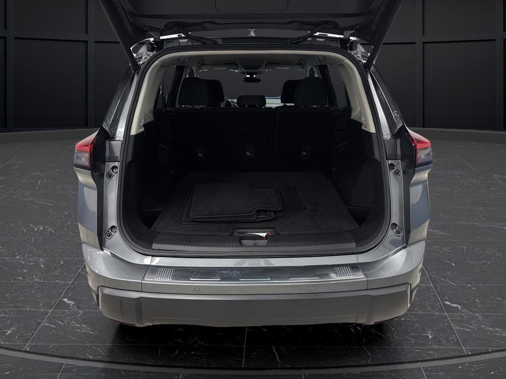Used 2024 Nissan Rogue SV image 12