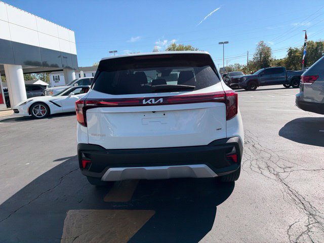 Used 2024 Kia Seltos LX AWD/4WD image 7