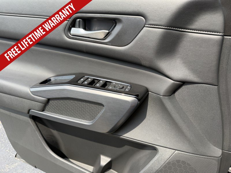 Used 2025 Nissan Pathfinder SL w/ Cargo Package AWD/4WD image 20