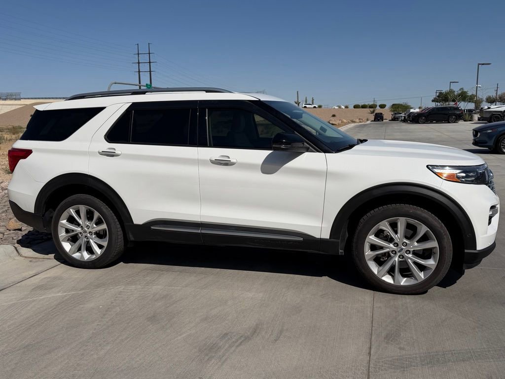 Used 2022 Ford Explorer Platinum w/ Equipment Group 601A AWD/4WD image 3