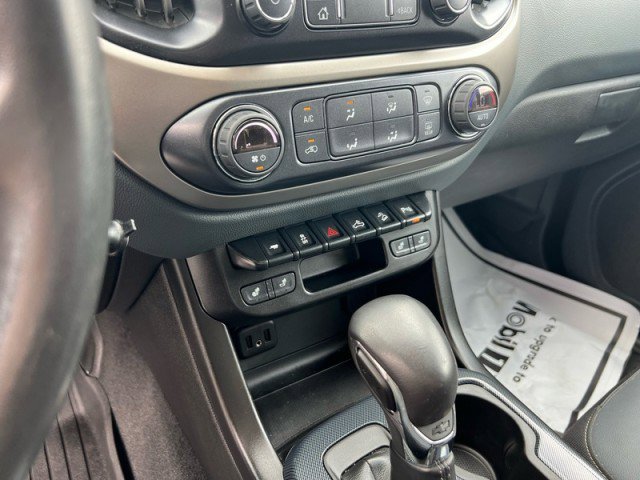 Used 2022 Chevrolet Colorado Z71 w/ Z71 Midnight Edition image 15