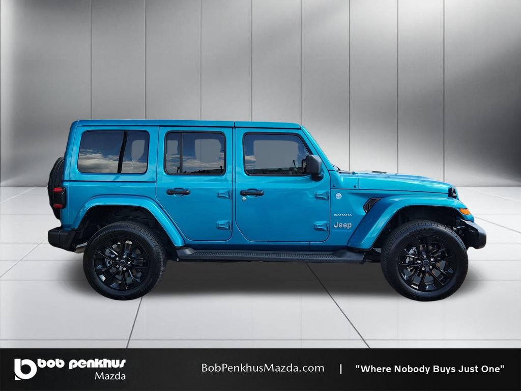 Used 2024 Jeep Wrangler Unlimited Sahara w/ Technology Group AWD/4WD image 24