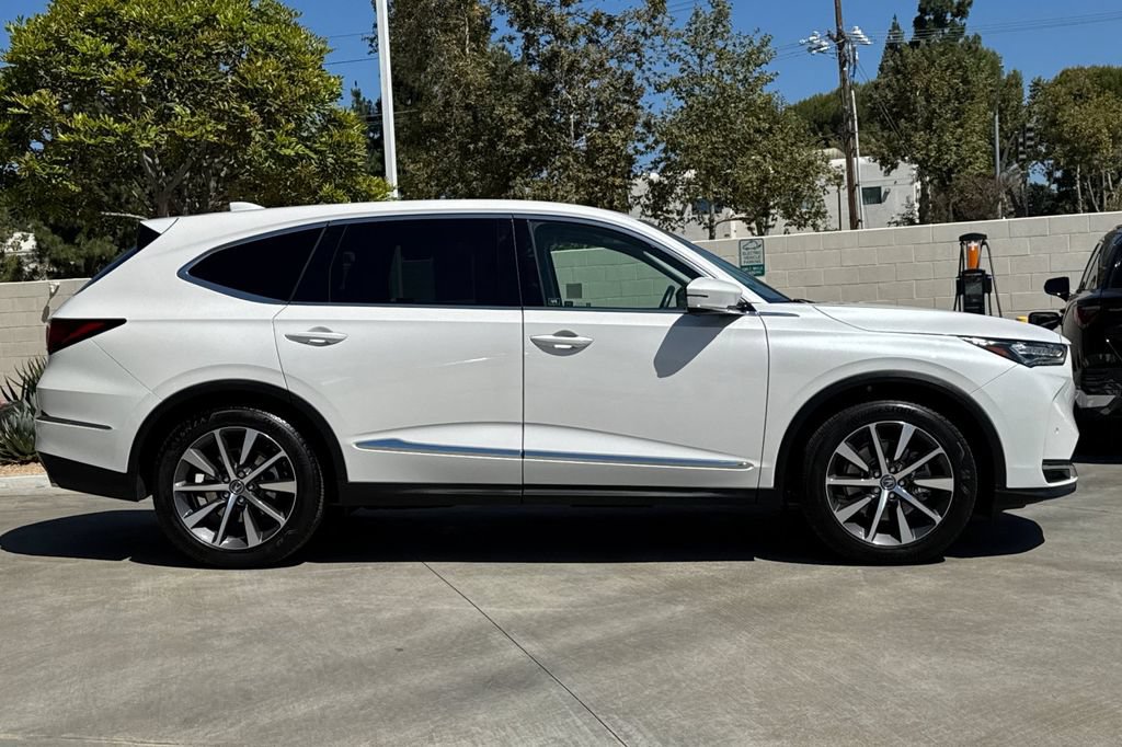 Certified 2026 Acura MDX w/ Technology Package FWD image 6