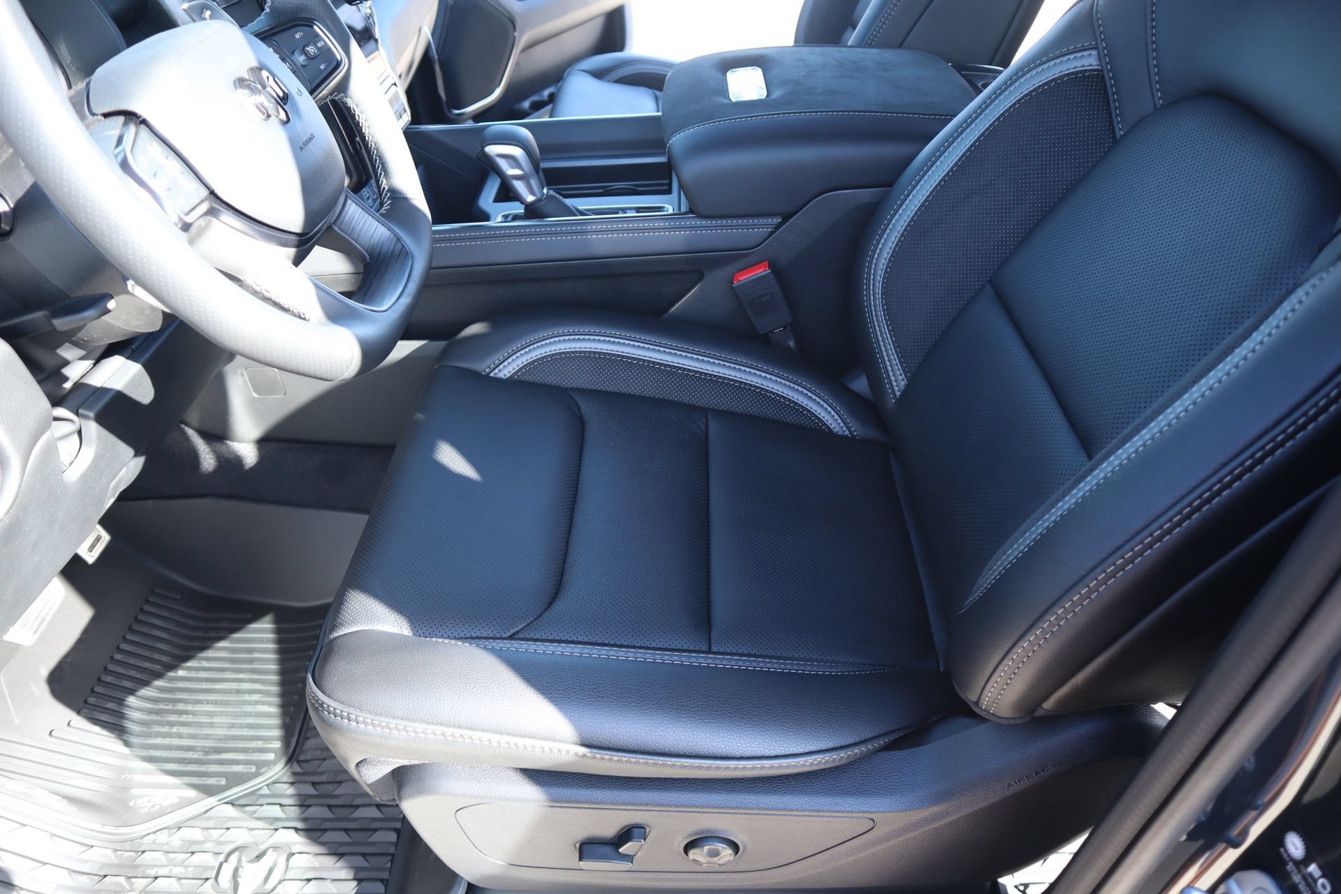 New 2026 RAM 1500 RHO AWD/4WD image 13