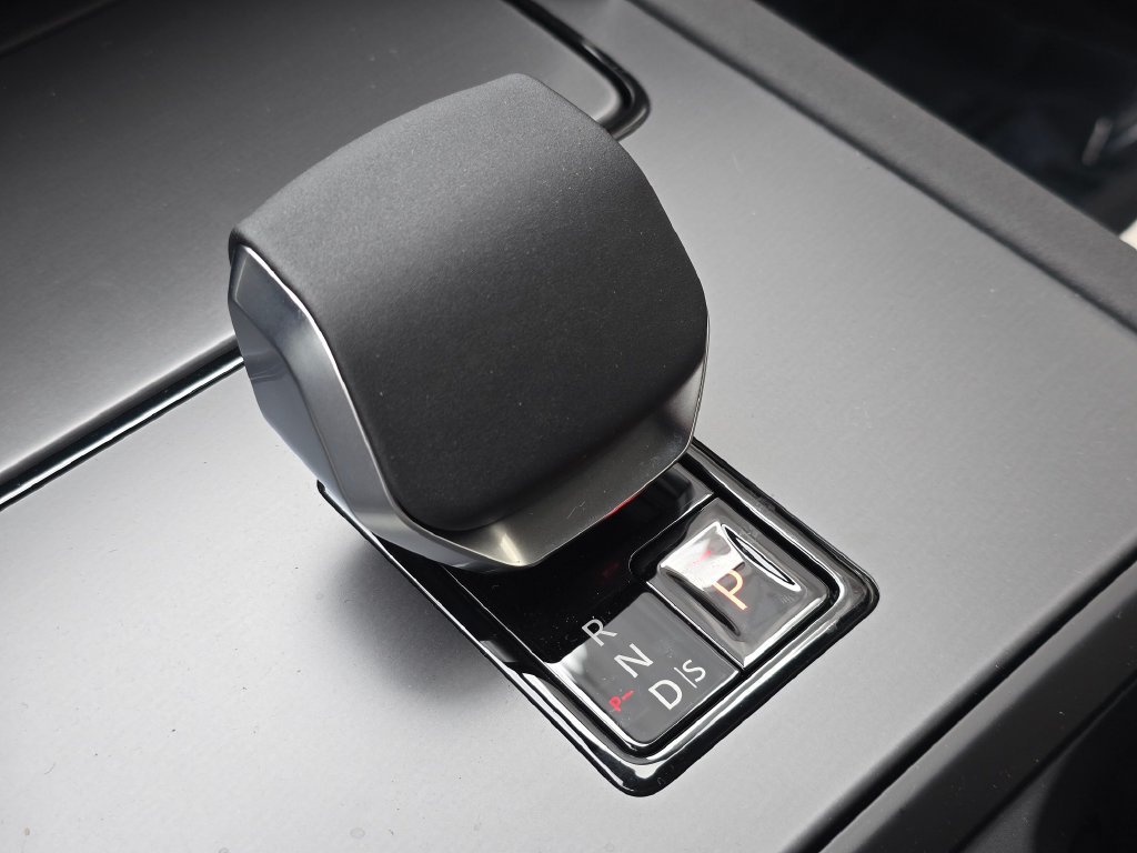 New 2026 Land Rover Discovery Sport Landmark AWD/4WD image 26