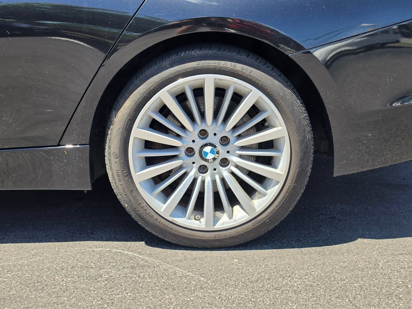 Used 2013 BMW 335i xDrive Sedan AWD/4WD image 3