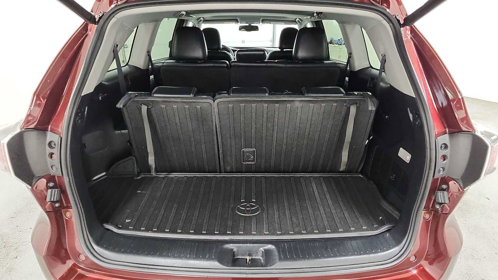 Used 2016 Toyota Highlander XLE AWD/4WD image 29