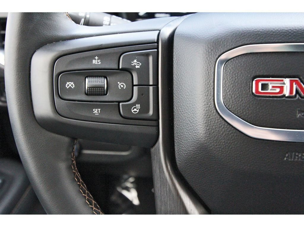 Used 2024 GMC Yukon AT4 w/ AT4 Premium Package AWD/4WD image 20