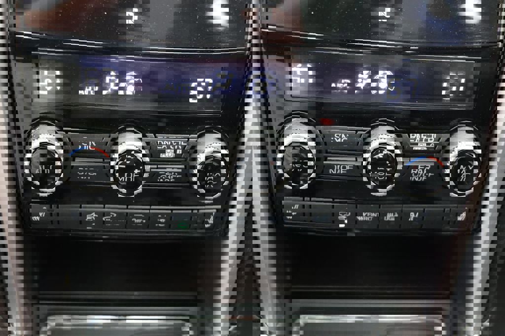 Used 2022 Subaru Ascent Limited w/ Technology Package image 25