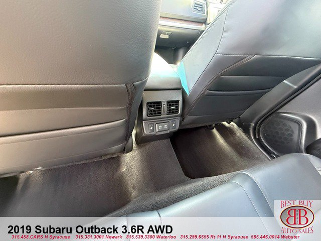 Used 2019 Subaru Outback 3.6R Limited AWD/4WD image 13