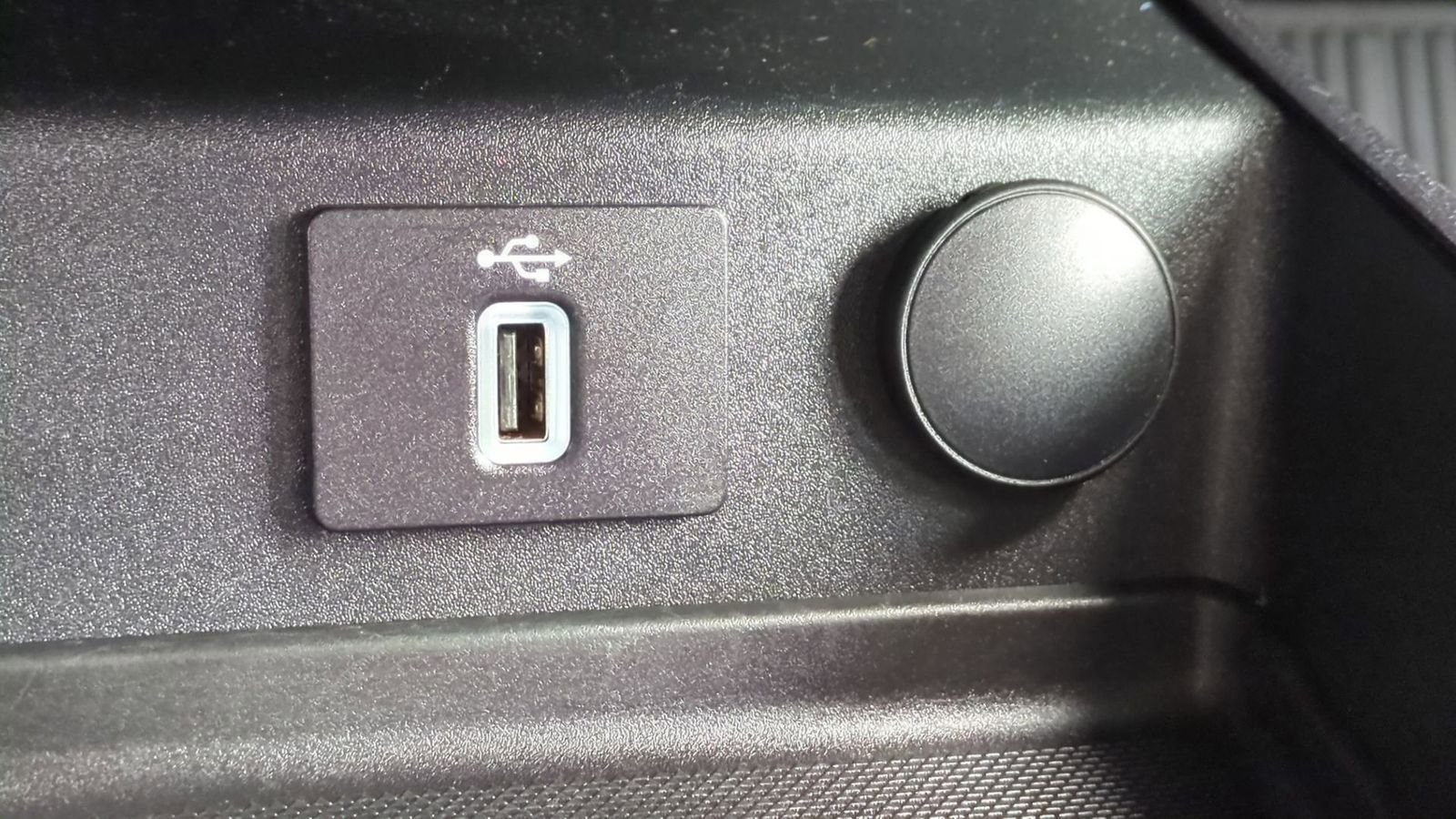 Used 2018 Ford Fusion Titanium image 34