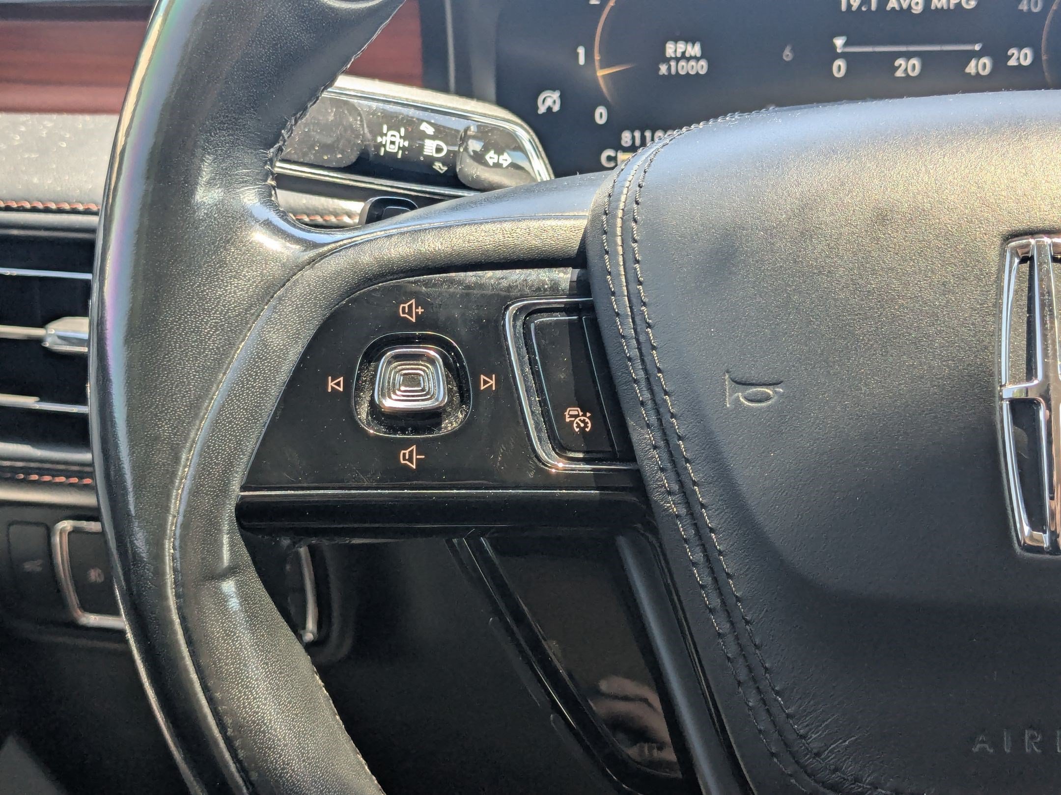 Used 2021 Lincoln Aviator Reserve AWD/4WD image 20