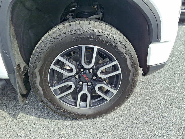 Used 2025 GMC Sierra 1500 AT4 w/ Technology Package AWD/4WD image 8