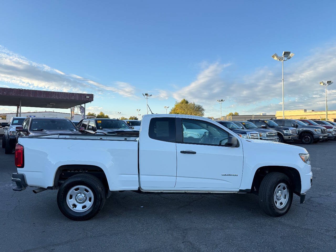 Used 2015 Chevrolet Colorado W/T w/ WT Convenience Package RWD image 9