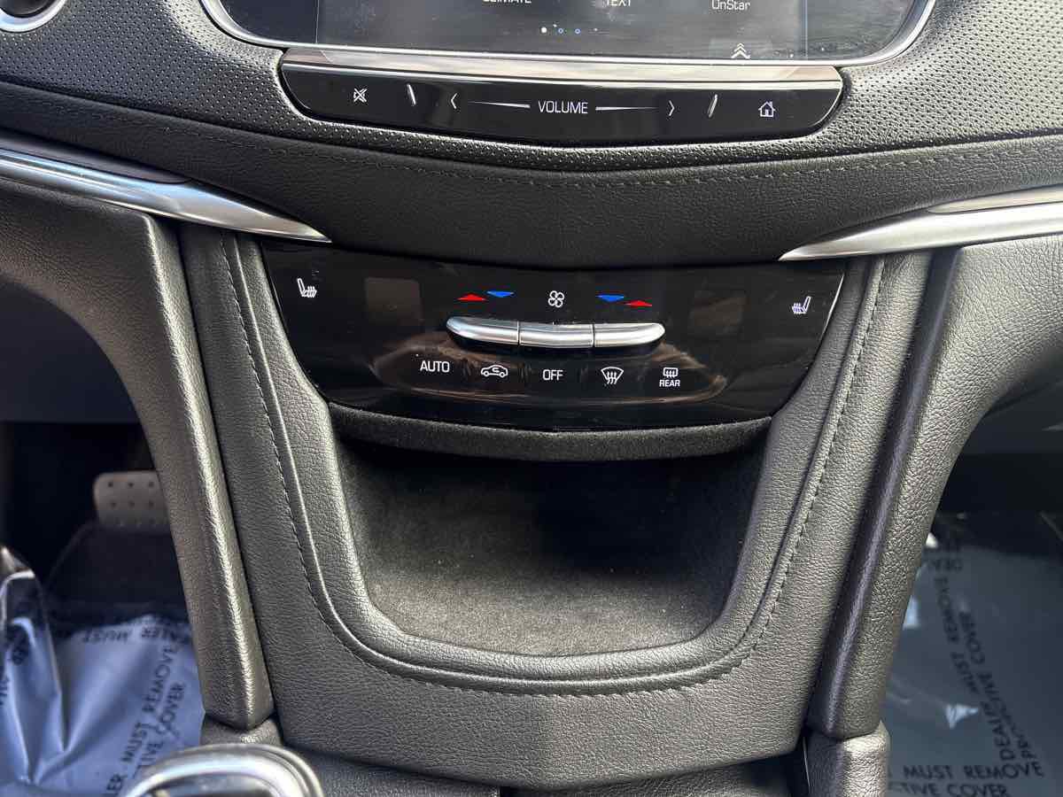Used 2019 Cadillac XT5 Luxury image 32