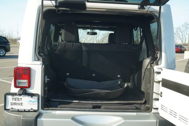 Used 2015 Jeep Wrangler Unlimited Sahara w/ Dual Top Group image 17