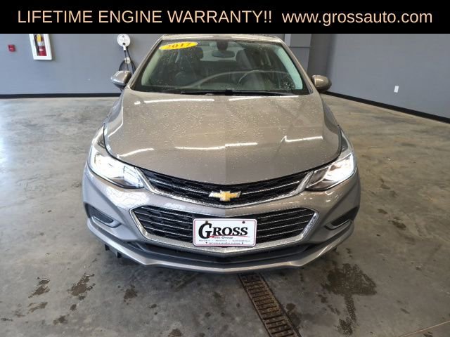 Used 2017 Chevrolet Cruze Premier FWD image 4