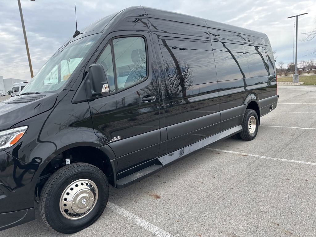 Used 2023 Mercedes-Benz Sprinter 3500 image 9