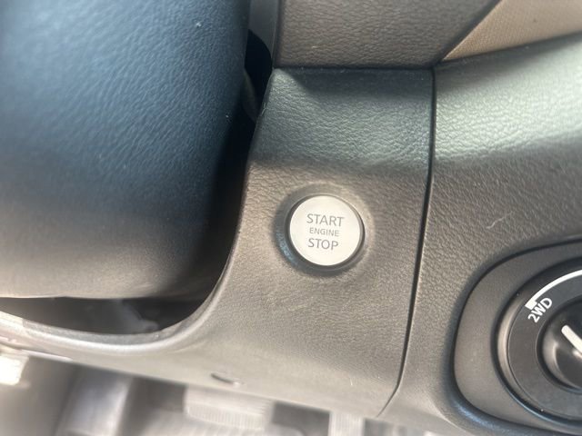 Used 2022 Nissan Frontier SV image 24