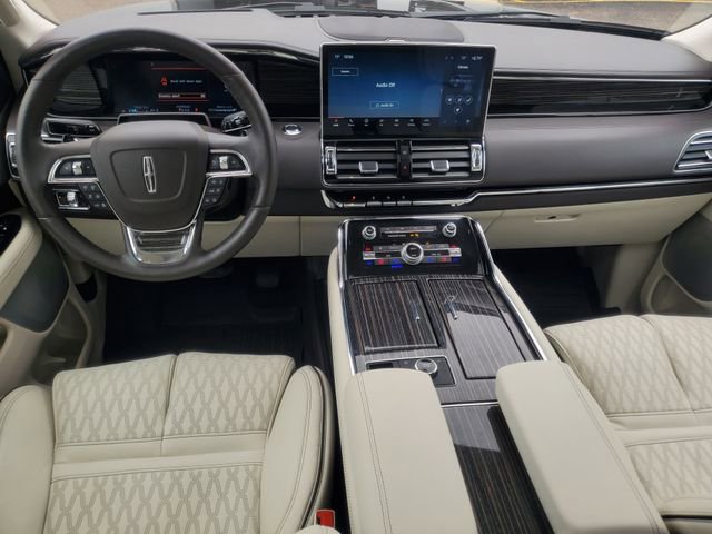 Used 2024 Lincoln Navigator Black Label image 32