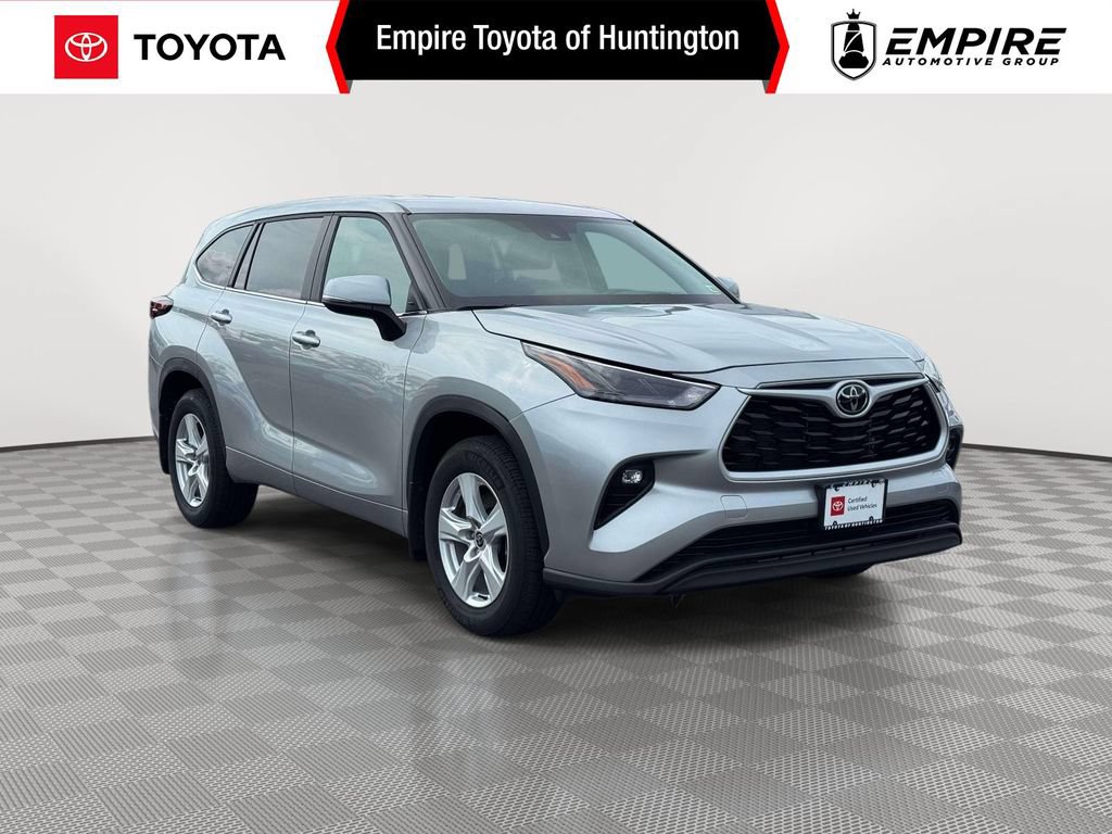 Used 2025 Toyota Highlander LE