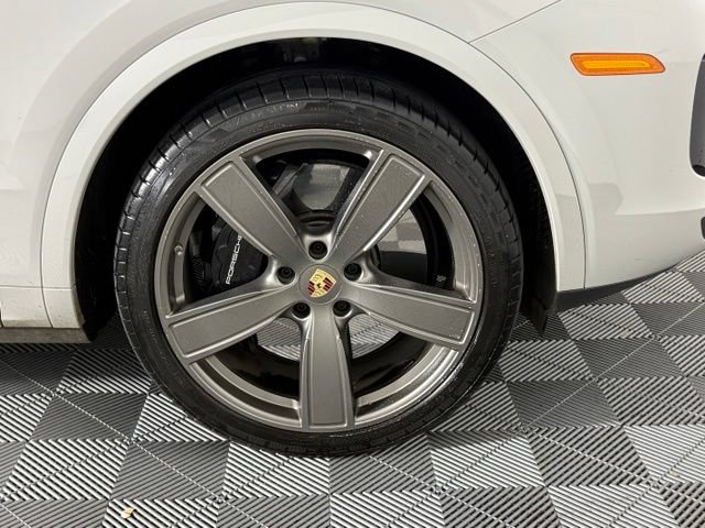 Used 2023 Porsche Cayenne Turbo AWD/4WD image 11