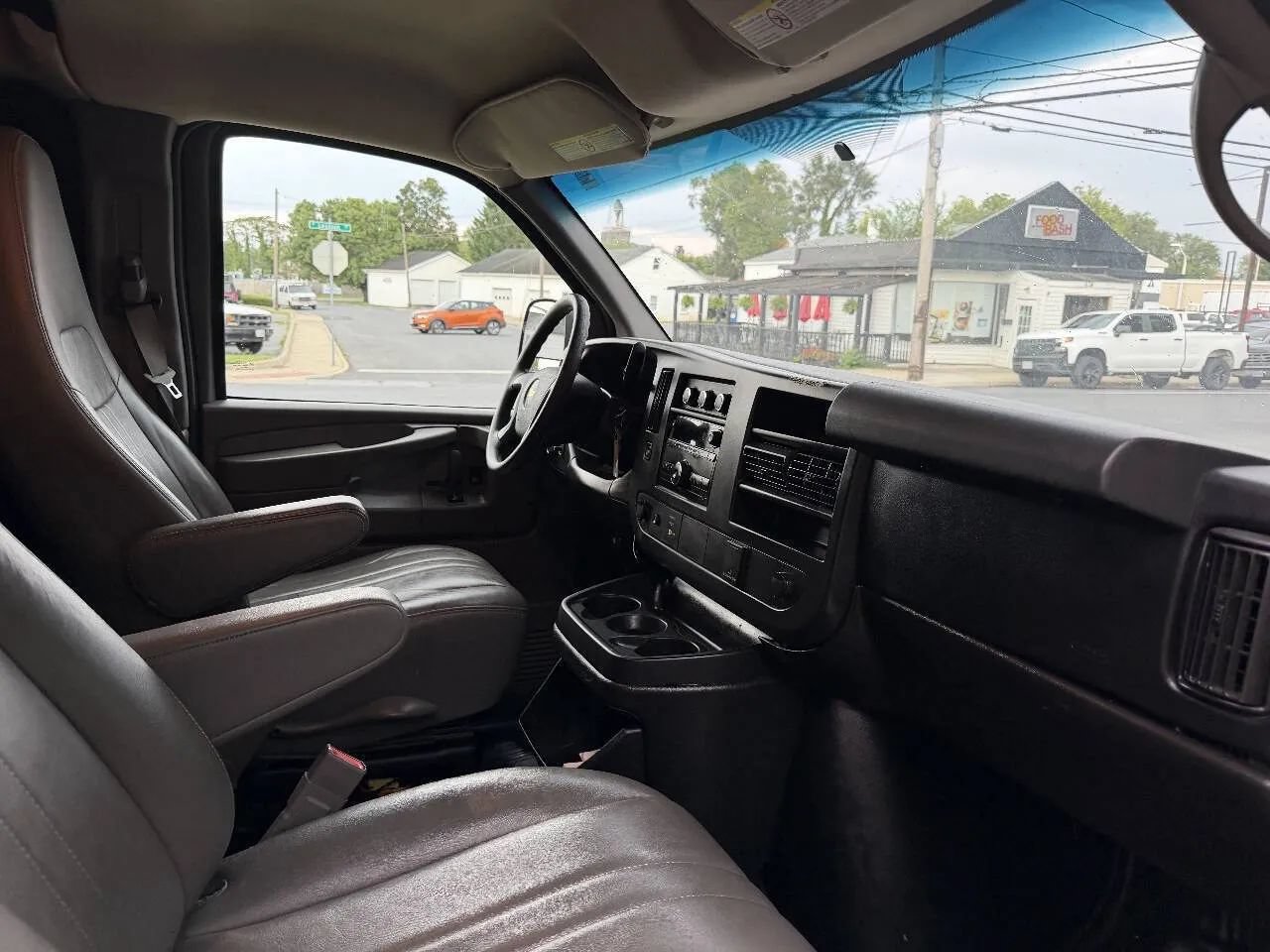 Used 2015 Chevrolet Express 2500 w/ Cold Climate Package RWD image 32