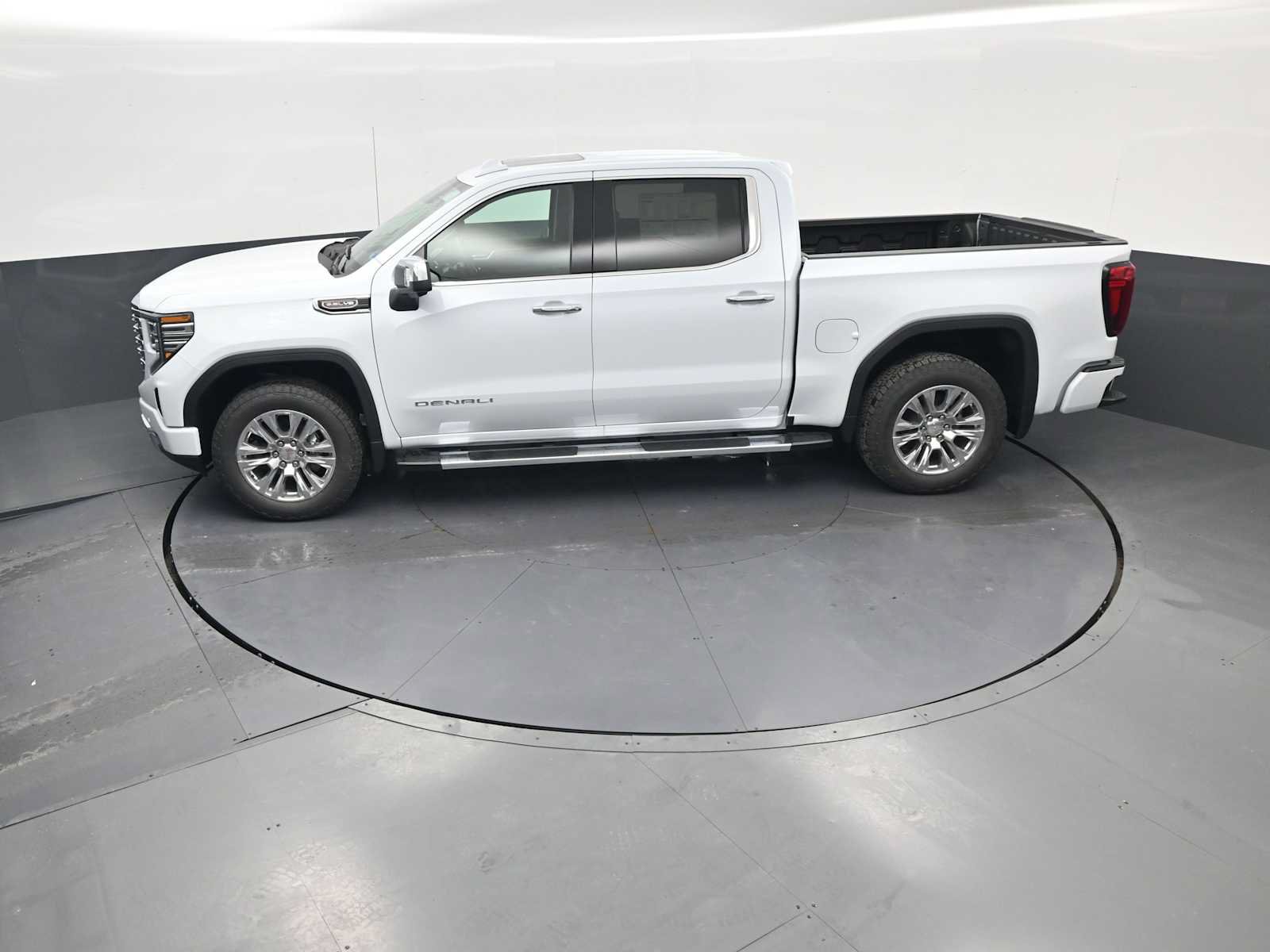 New 2026 GMC Sierra 1500 Denali w/ Technology Package AWD/4WD image 33
