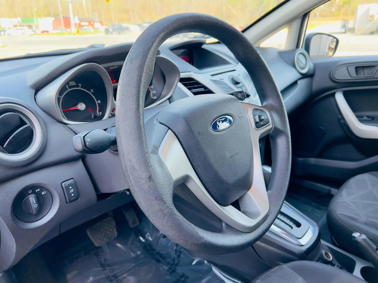 Used 2011 Ford Fiesta SE w/ 202A Rapid Spec Order Code image 25