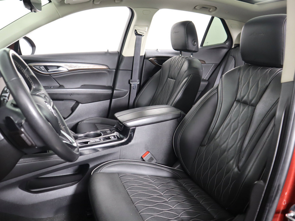 Used 2023 Buick Envision Avenir AWD/4WD image 36