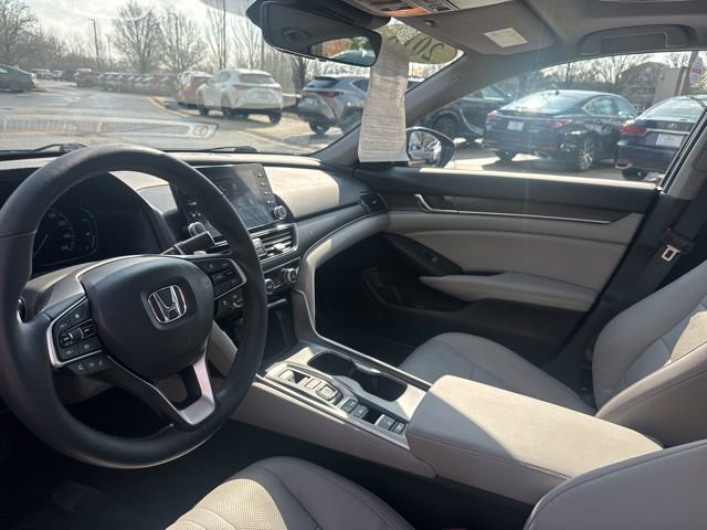 Used 2018 Honda Accord Touring image 16