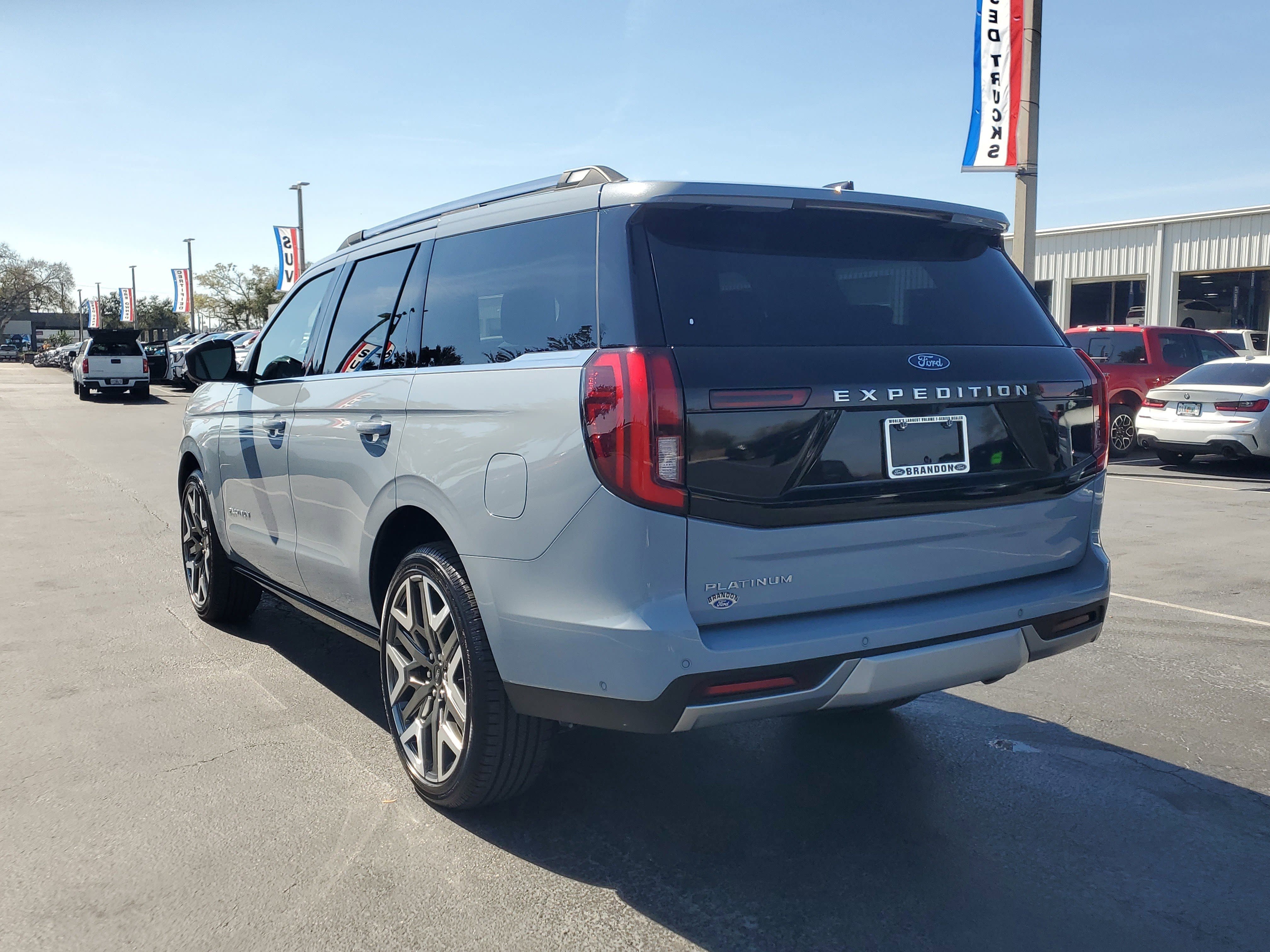 Certified 2025 Ford Expedition Platinum w/ Platinum Ultimate Package AWD/4WD image 7
