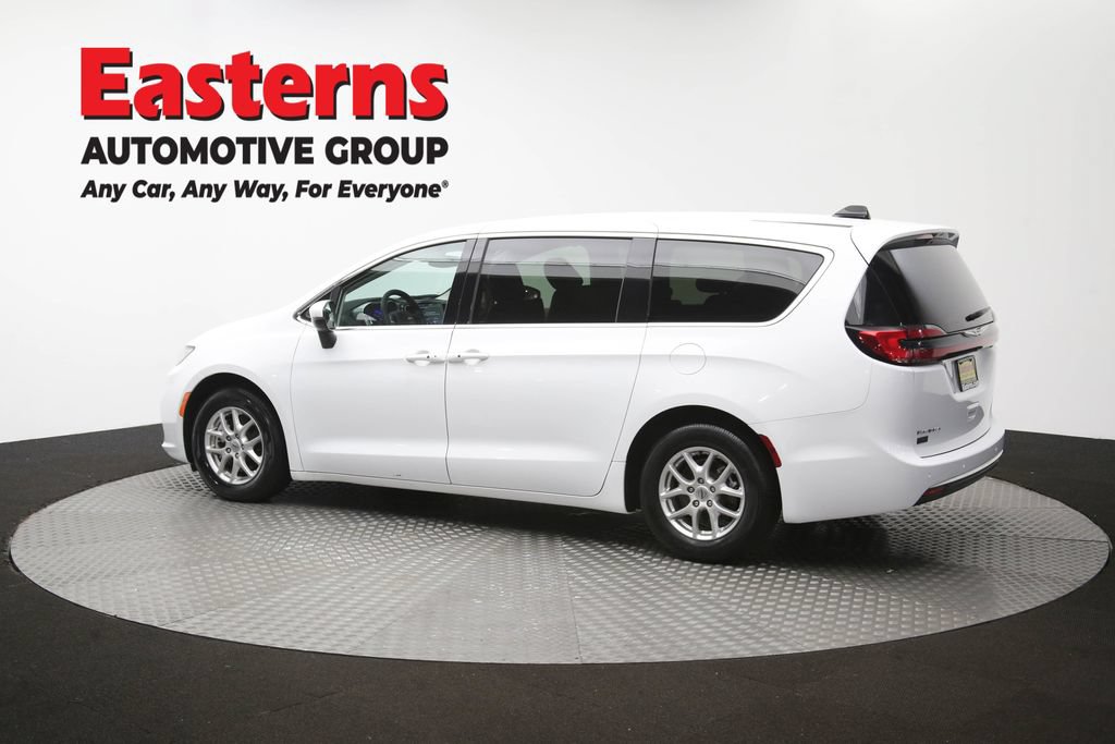 Used 2023 Chrysler Pacifica Touring-L FWD image 63