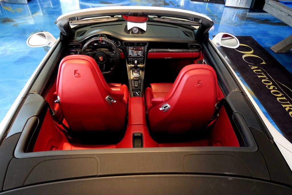 Used 2015 Porsche 911 Turbo S image 36