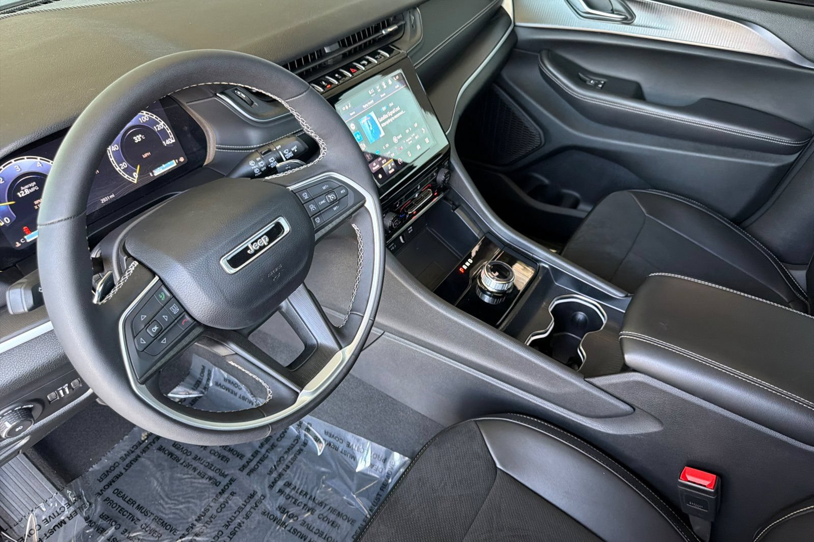 Used 2024 Jeep Grand Cherokee L Altitude AWD/4WD image 12