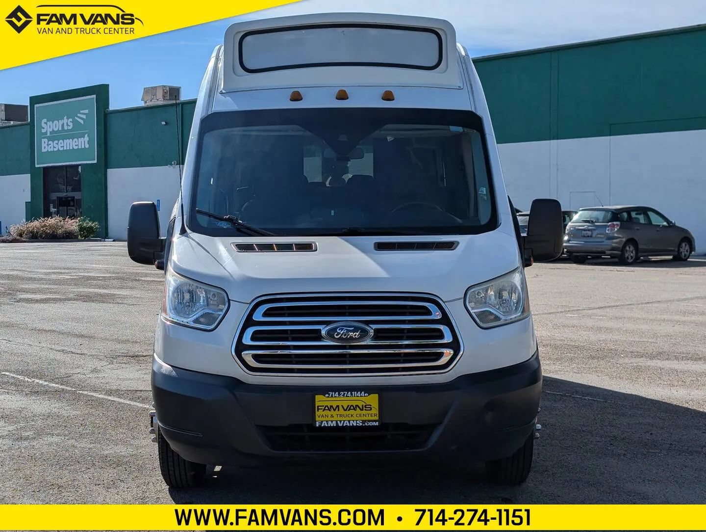 Used 2017 Ford Transit 350 XLT RWD image 2