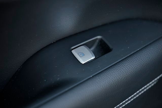 Used 2023 Genesis G70 2.0T image 22