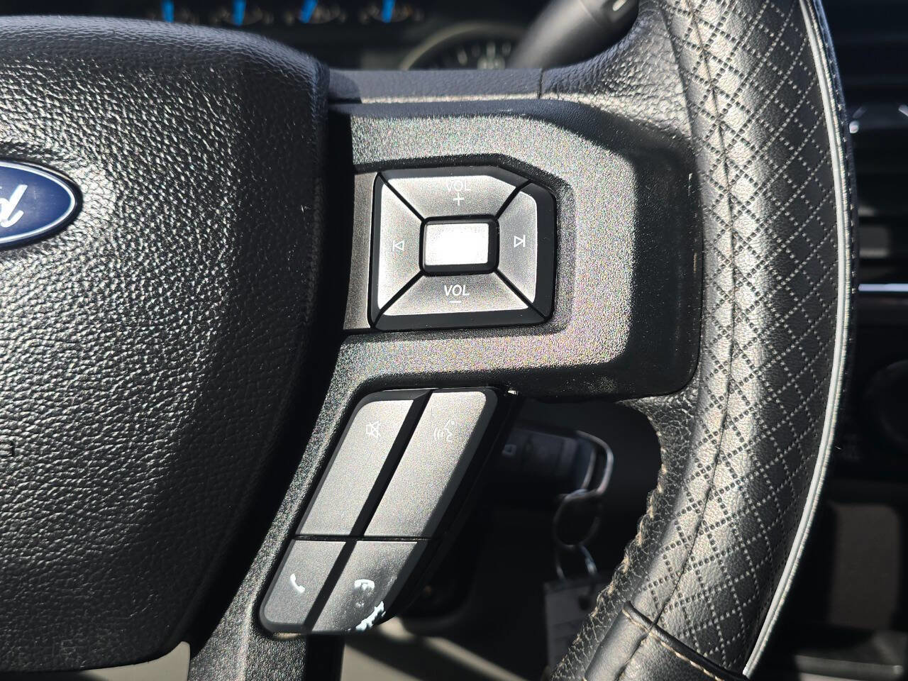 Used 2015 Ford F150 XLT w/ Equipment Group 301A Mid image 29