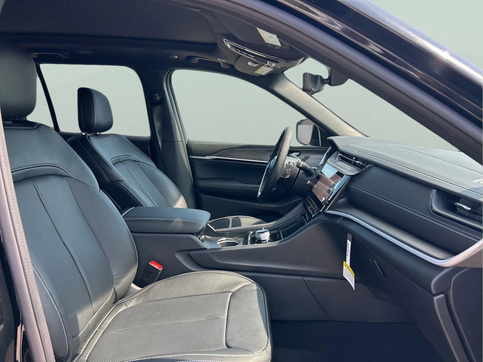 New 2026 Jeep Grand Cherokee Limited Reserve image 12