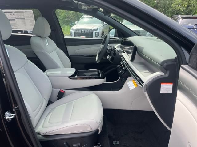 New 2025 Hyundai Tucson Limited image 17