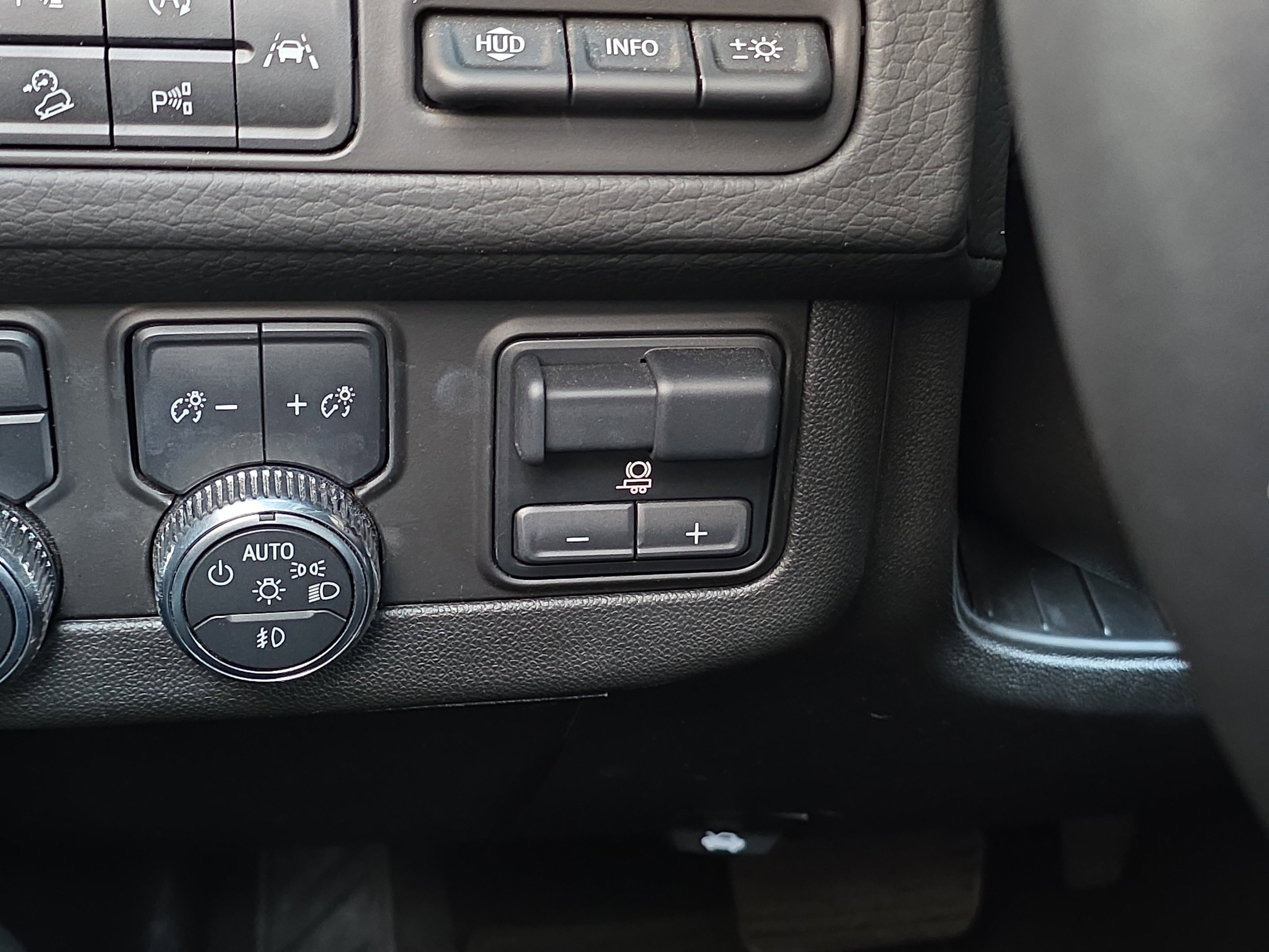 Used 2024 GMC Yukon XL Denali w/ Advanced Technology Package image 28