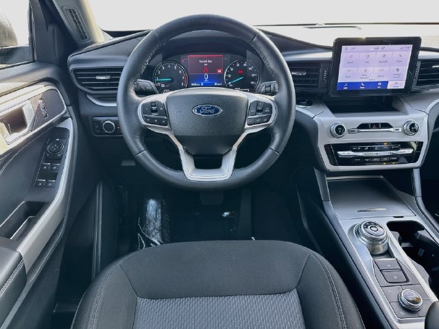 Used 2024 Ford Explorer XLT AWD/4WD image 26