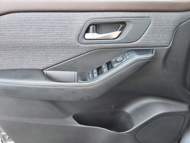 Used 2023 Nissan Rogue SV FWD image 35
