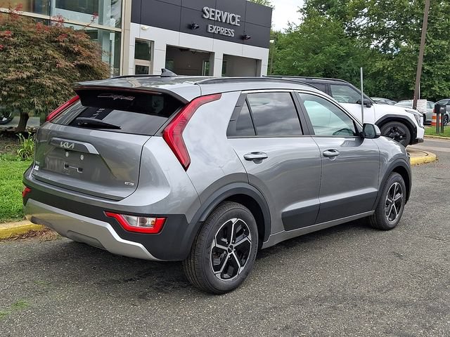 Certified 2024 Kia Niro LX FWD image 6