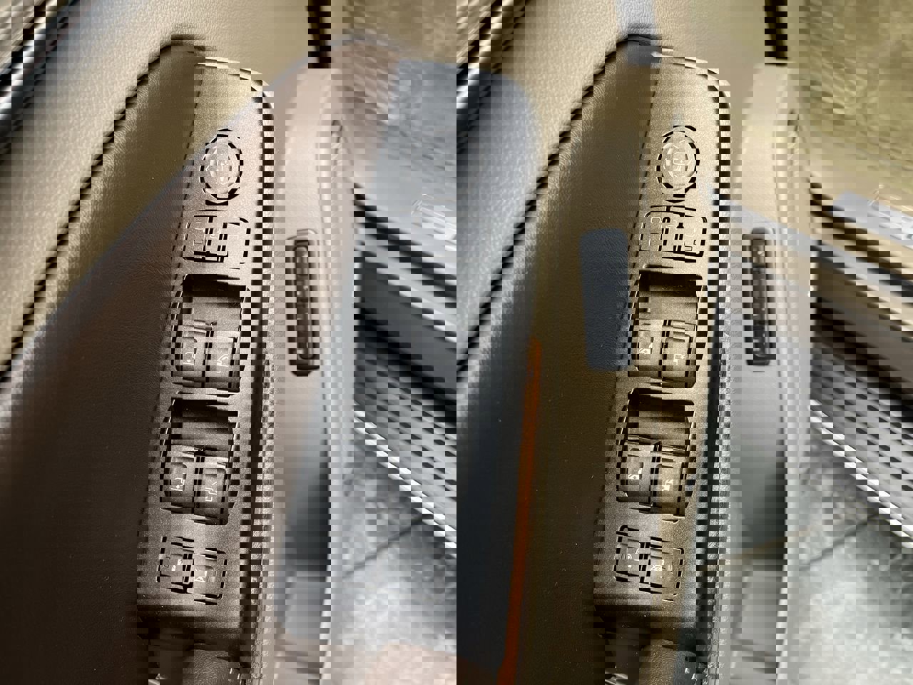 Used 2015 Chevrolet Tahoe LTZ AWD/4WD image 10