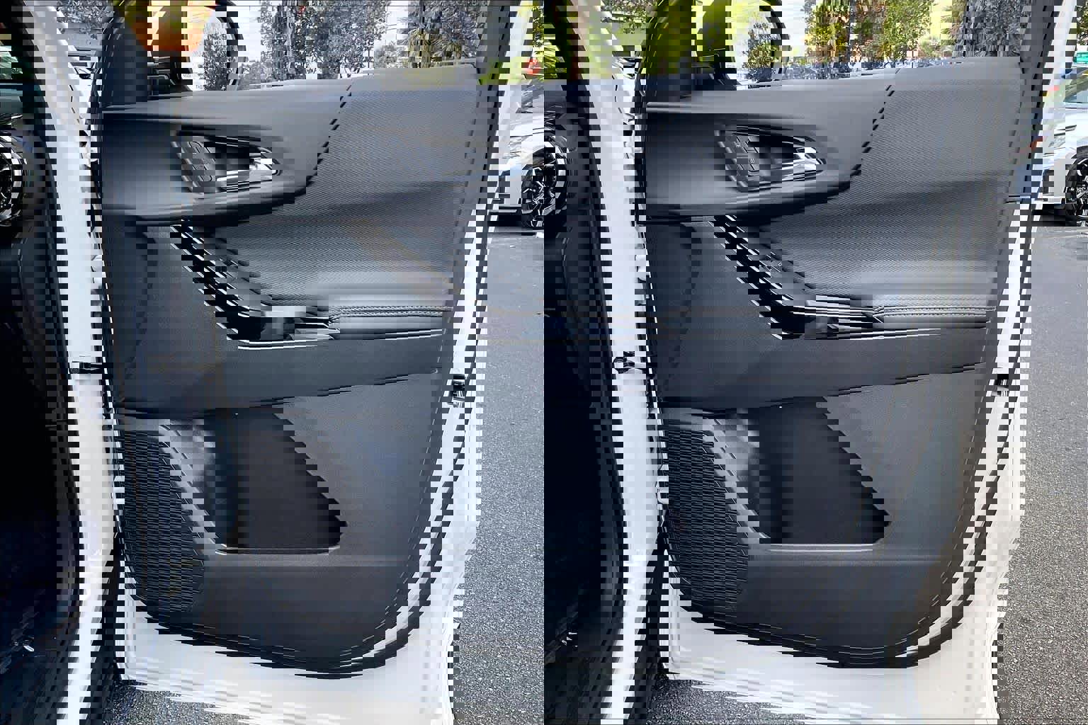 Used 2025 Chevrolet Equinox LT w/ Safety and Technology Package image 22