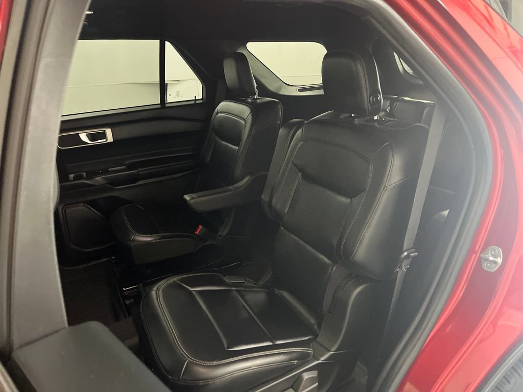 Used 2020 Ford Explorer XLT w/ Equipment Group 202A AWD/4WD image 19